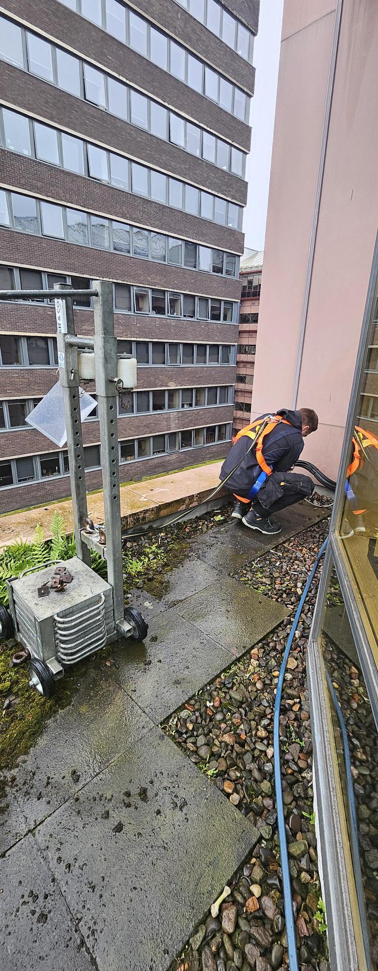 air-conditioning-replacement-harnessed-roof